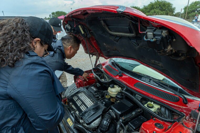 Asegura FGE 2 vehículos con irregularidades durante Sinergia en Ezequiel Montes