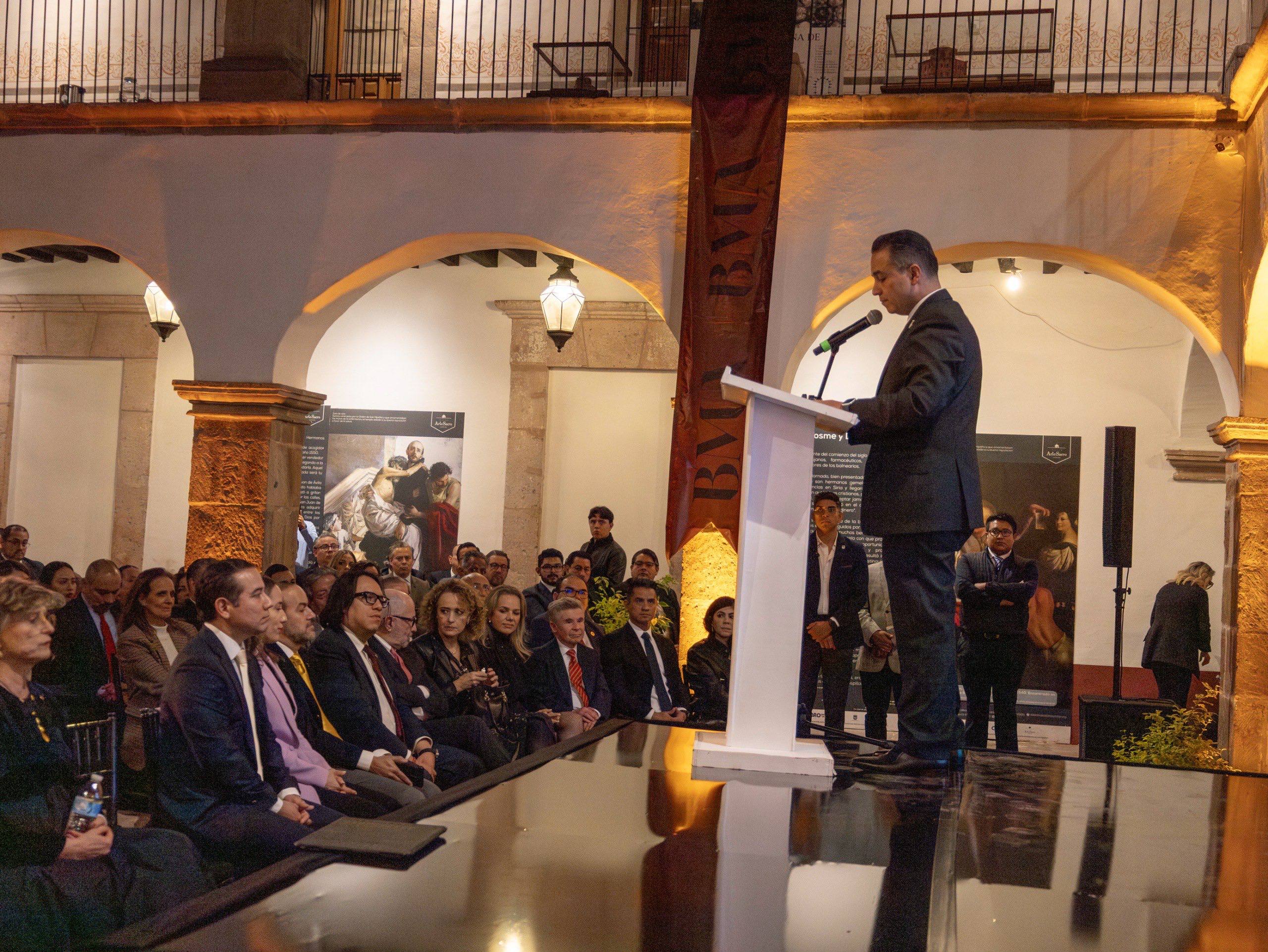 Fiscal General asiste a toma de protesta de la Barra Mexicana de Abogados en Querétaro