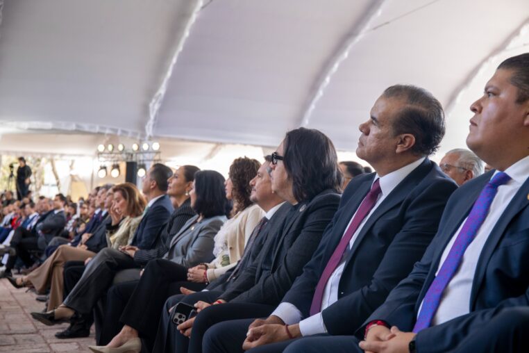 El Fiscal General del Estado de Querétaro, Víctor Antonio De Jesús Hernández, asistió al Informe de Actividades de la Rectora de la Universidad Autónoma de Querétaro (UAQ)