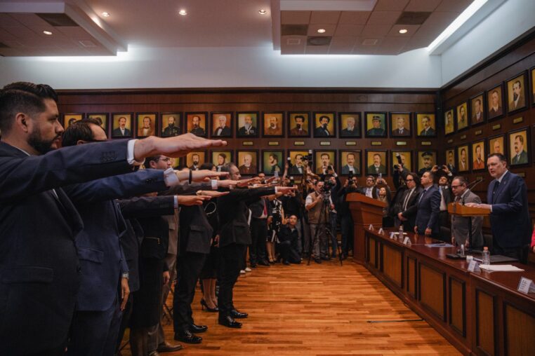 Fiscal General asiste a toma de protesta del Colegio de Abogados Litigantes de Querétaro